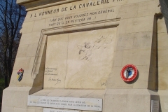 7_monument_de_floing